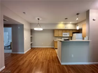 Photo #6: 2568677 Listing 