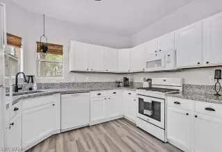 Photo #1: 2568680 Listing 