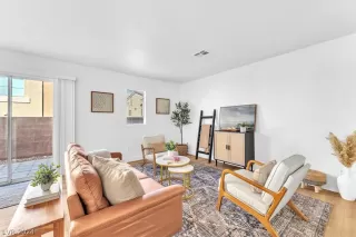 Photo #4: 2568684 Listing