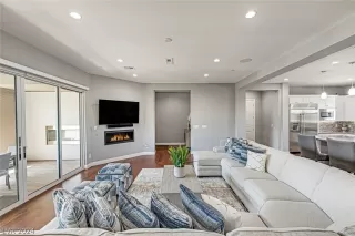 Photo #5: 2568688 Listing