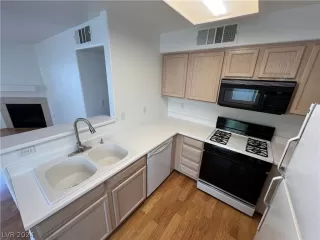 Photo #6: 2568703 Listing 