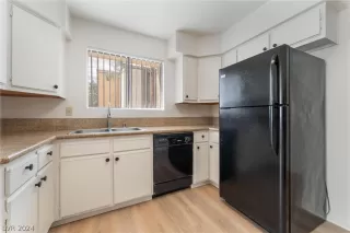 Photo #3: 2568705 Listing 