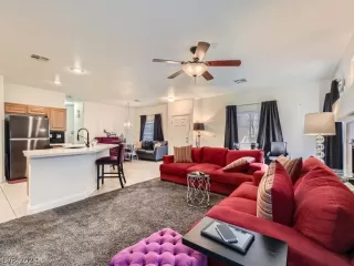 Photo #3: 2568711 Listing