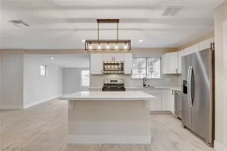 Photo #1: 2568715 Listing