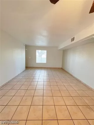 Photo #5: 2568751 Listing