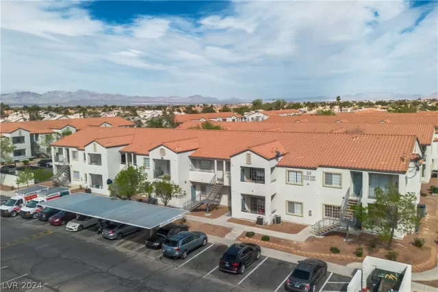 MLS: 2568763 Condo For Sale