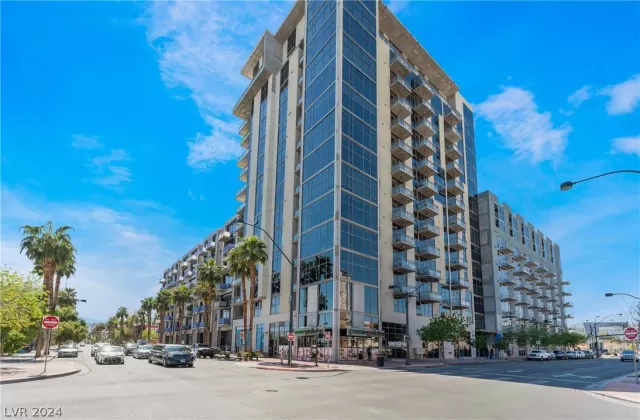 MLS: 2568812 Condo For Sale