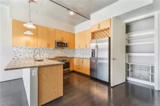 Photo #2: 2568812 Listing 