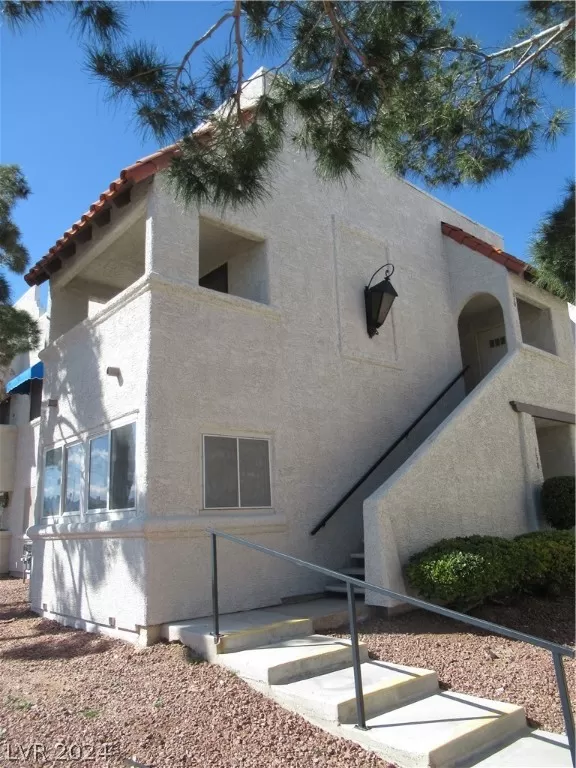 MLS: 2568833 Condo For Sale