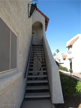 Photo #1: 2568833 Listing