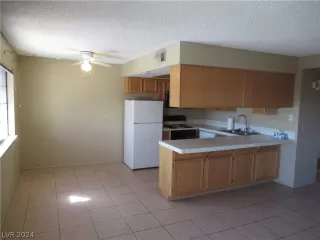 Photo #6: 2568833 Listing