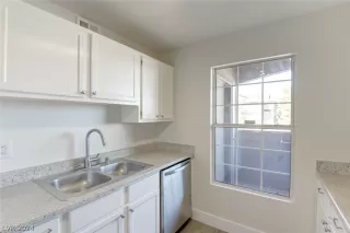 Photo #4: 2568839 Listing