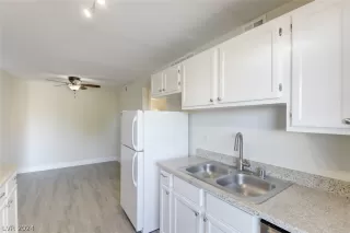 Photo #6: 2568839 Listing