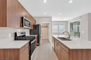 Photo #6: 2568842 Listing