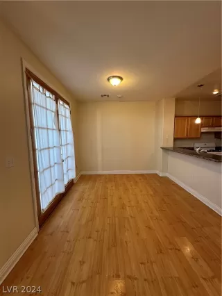 Photo #5: 2568852 Listing 