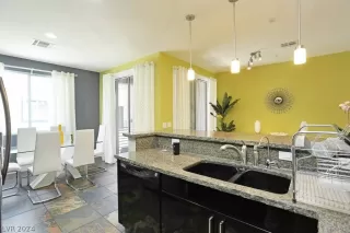 Photo #2: 2568910 Listing 