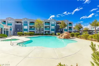 Photo #6: 2568914 Listing