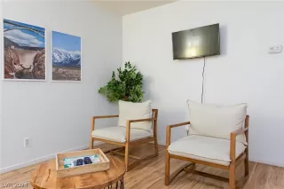 Photo #3: 2568919 Listing