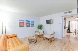 Photo #4: 2568919 Listing