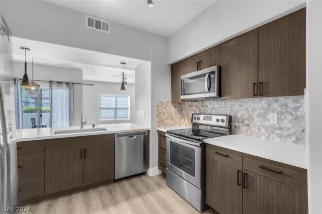 MLS: 2568931 Condo For Sale