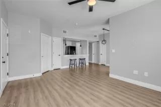 Photo #2: 2568931 Listing