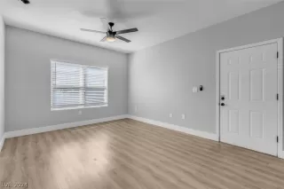 Photo #4: 2568931 Listing