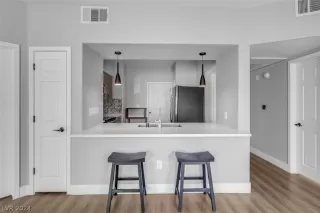 Photo #6: 2568931 Listing