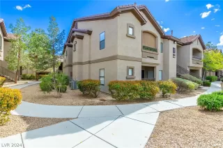 Photo #2: 2568939 Listing