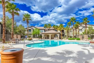 Photo #5: 2568939 Listing