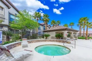 Photo #6: 2568939 Listing