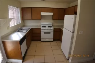 Photo #4: 2568944 Listing