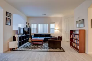 Photo #4: 2568945 Listing 