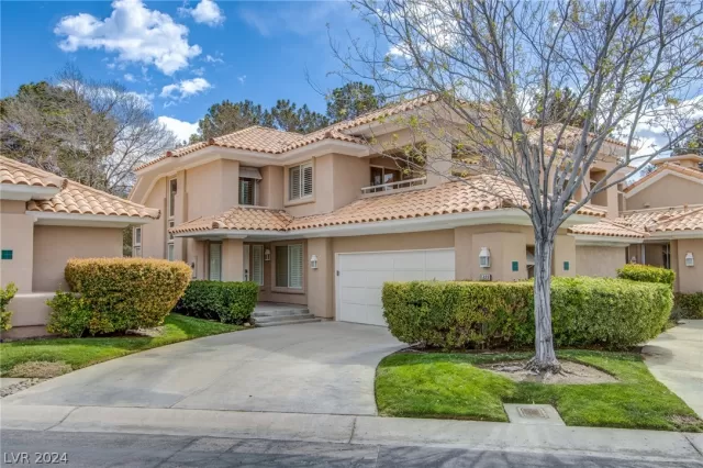 MLS: 2568952 Condo For Sale