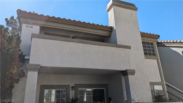 MLS: 2568973 Condo For Sale