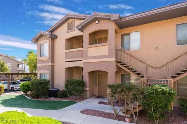 MLS: 2569025 Condo For Sale