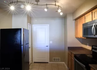 Photo #4: 2569032 Listing