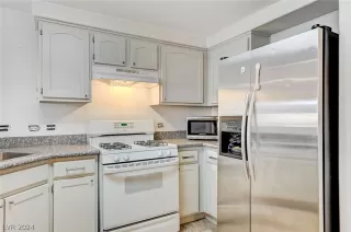 Photo #6: 2569054 Listing