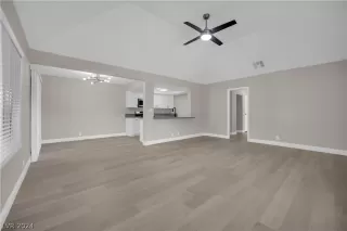 Photo #3: 2569066 Listing