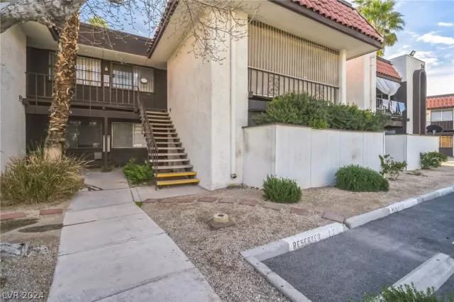 MLS: 2569083 Condo For Sale