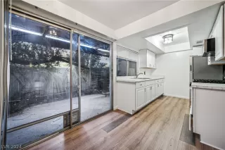 Photo #2: 2569083 Listing 