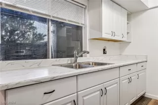 Photo #3: 2569083 Listing 