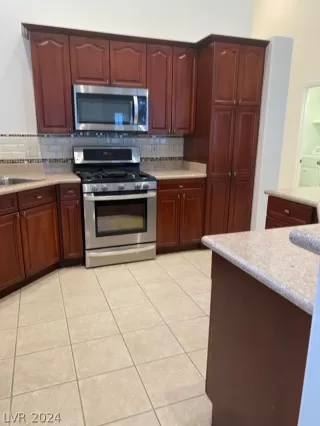 Photo #5: 2569097 Listing 