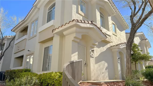 MLS: 2569134 Condo For Sale