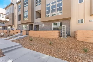 Photo #2: 2569149 Listing