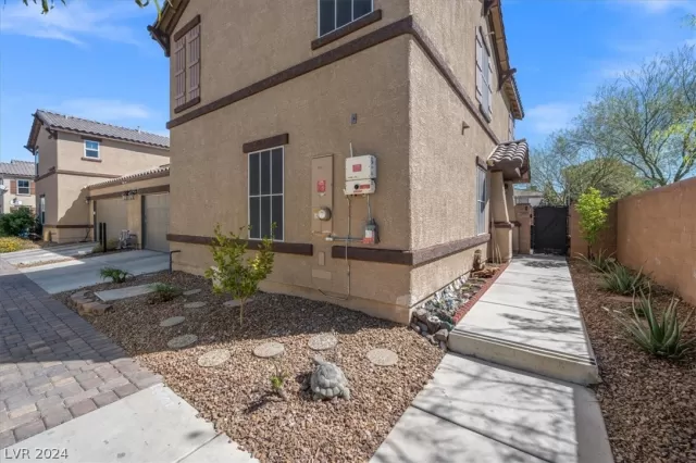 MLS: 2569191 Condo For Sale