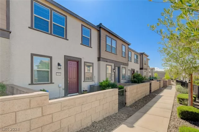 MLS: 2569217 Condo For Sale