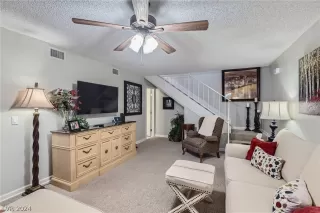 Photo #5: 2569247 Listing