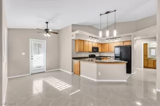 Photo #4: 2569257 Listing