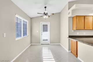 Photo #5: 2569257 Listing