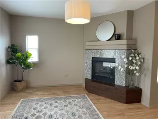 Photo #4: 2569259 Listing